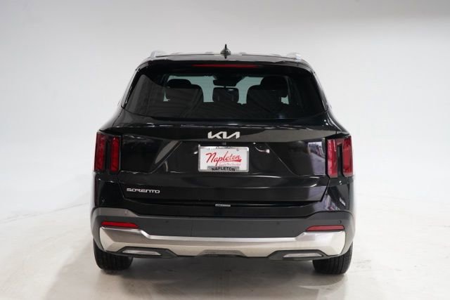 Used 2024 Kia Sorento S image 6