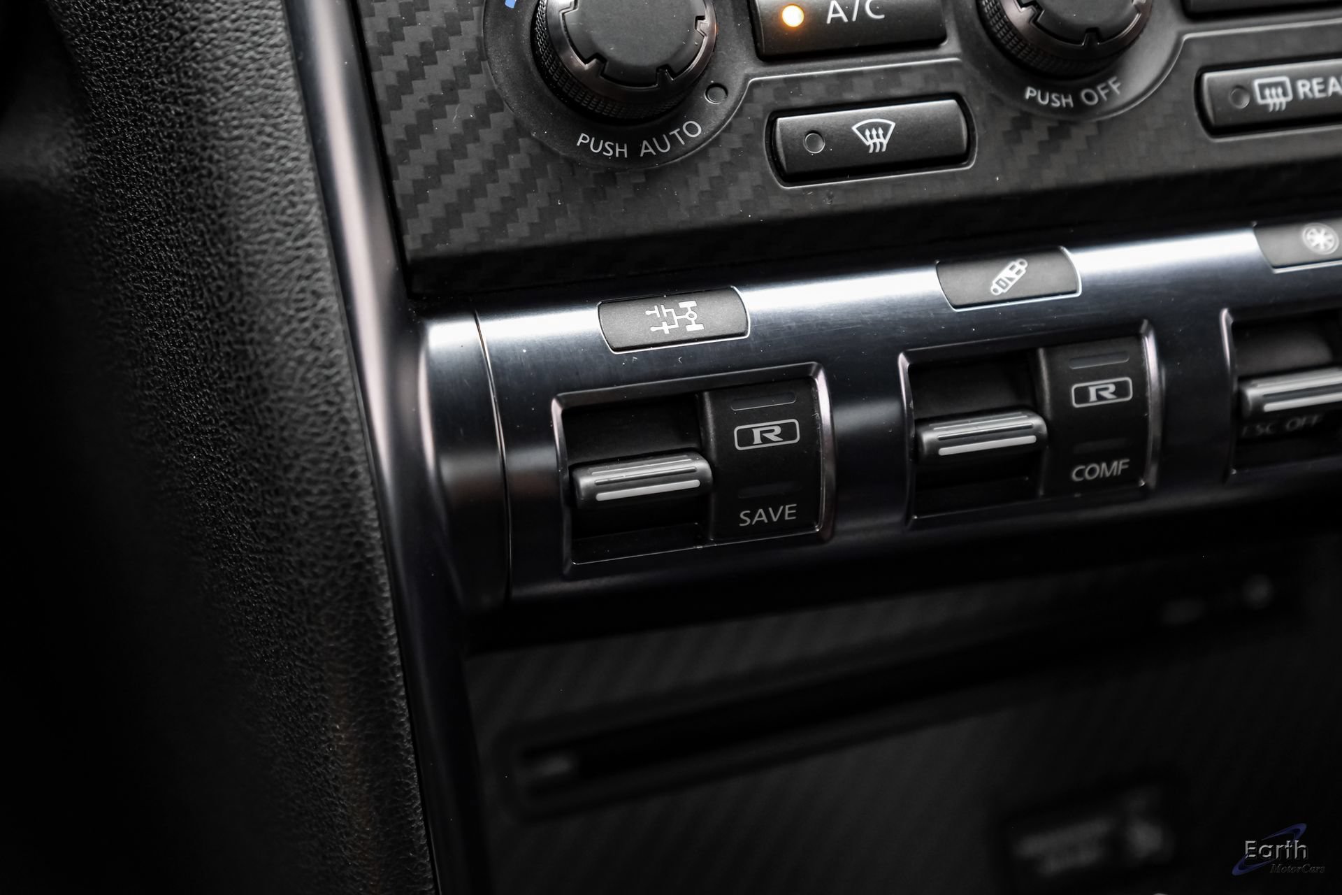 Used 2014 Nissan GT-R Black Edition AWD/4WD image 78