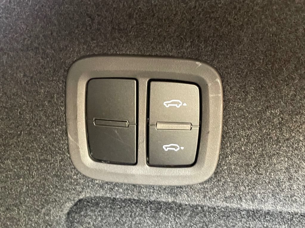 Used 2024 Porsche Cayenne Turbo AWD/4WD image 17