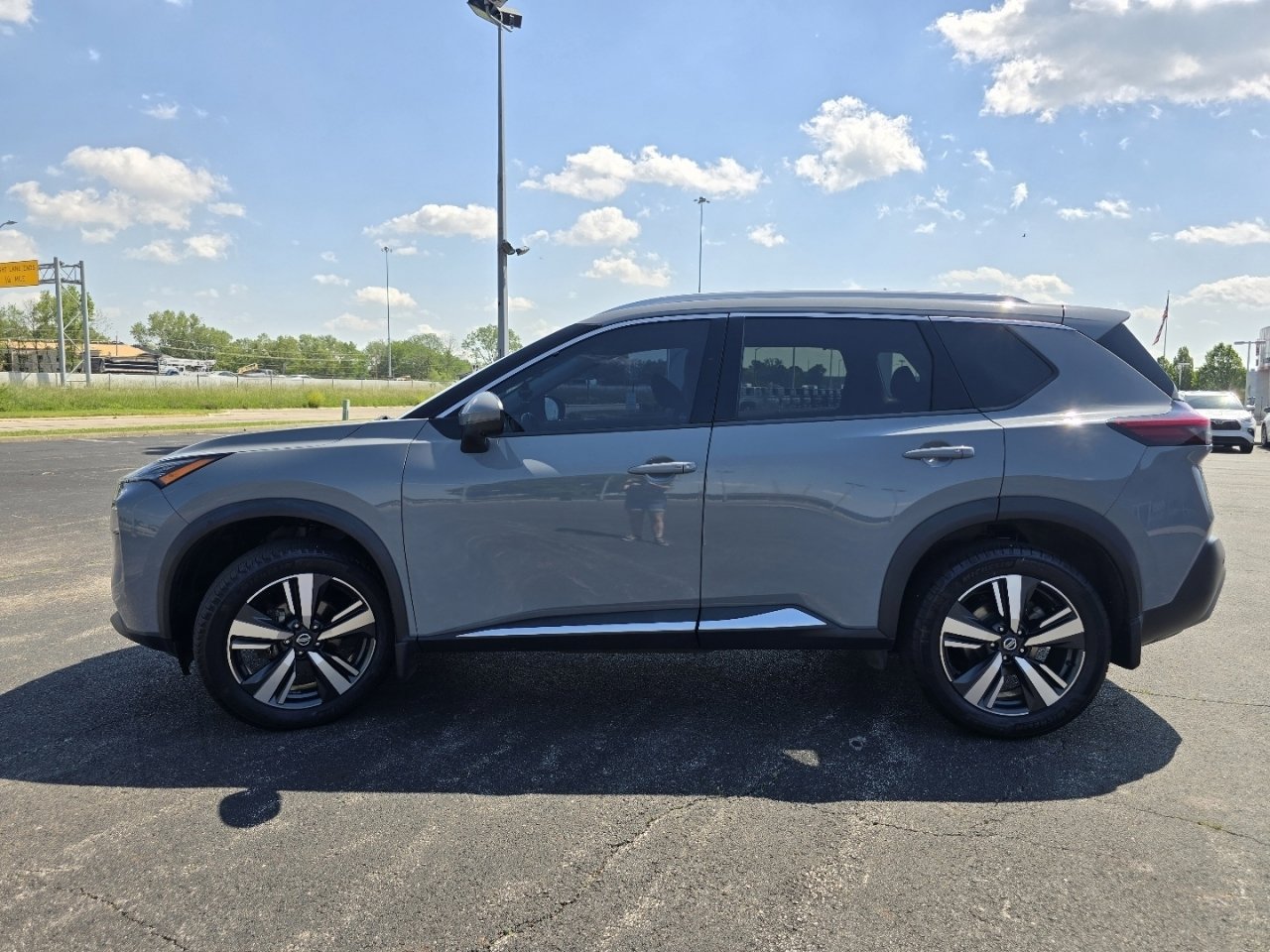 Used 2021 Nissan Rogue SL AWD/4WD image 12