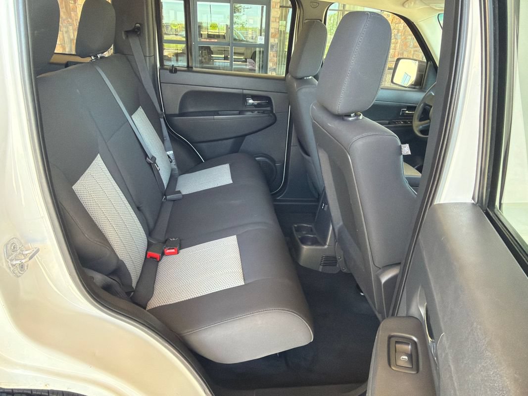 Used 2009 Jeep Liberty Sport w/ Popular Equipment Group AWD/4WD image 17