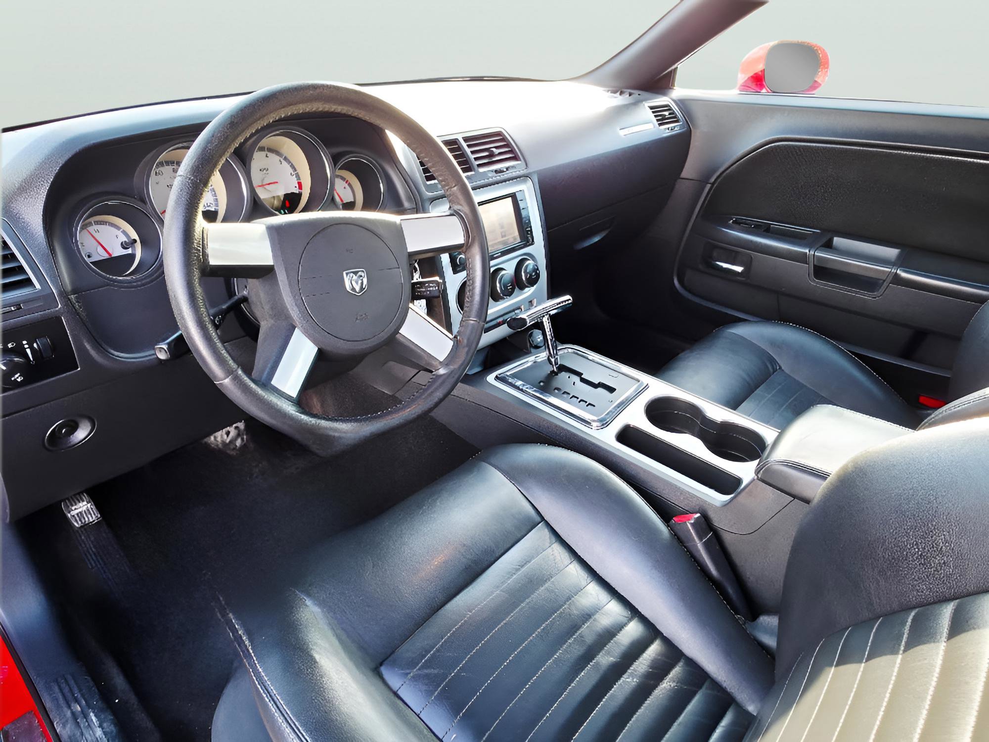 Used 2009 Dodge Challenger SE image 11