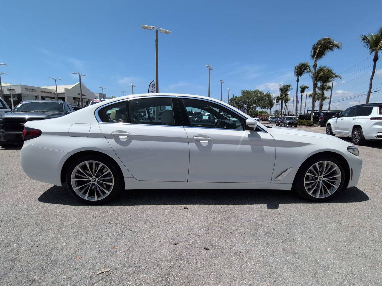 Used 2023 BMW 540i w/ Premium Package RWD image 4