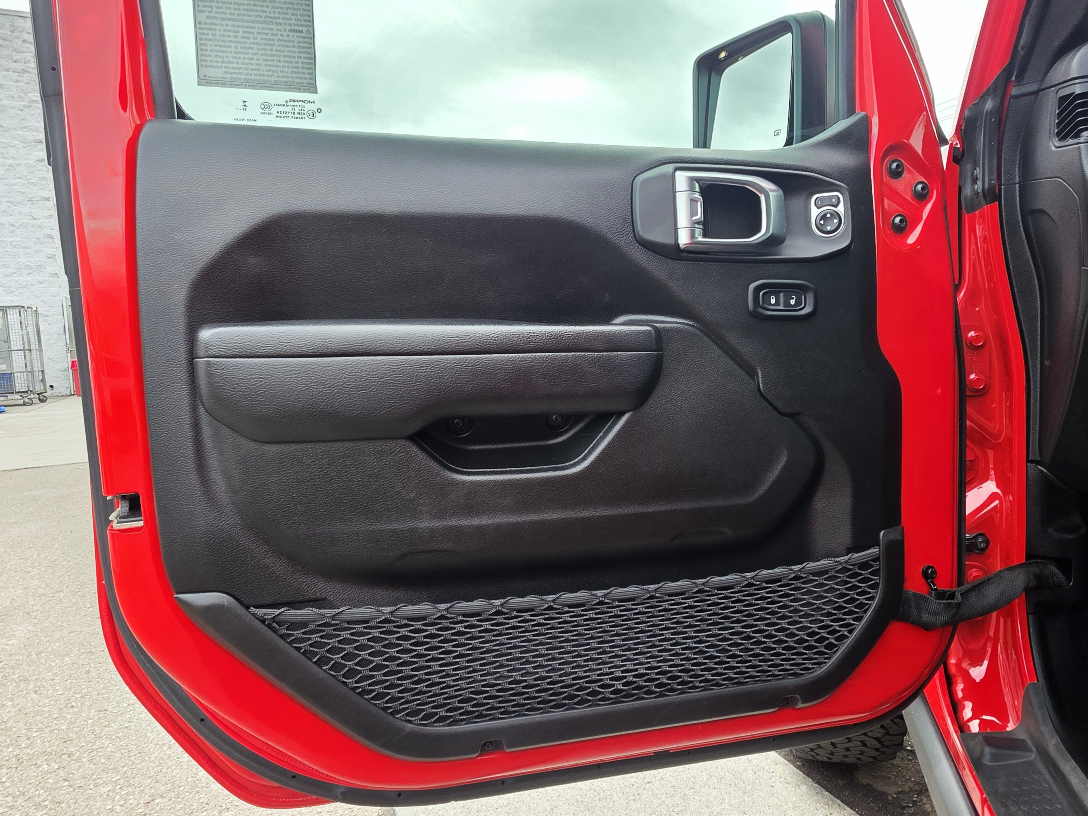 Certified 2024 Jeep Wrangler Unlimited AWD/4WD image 11