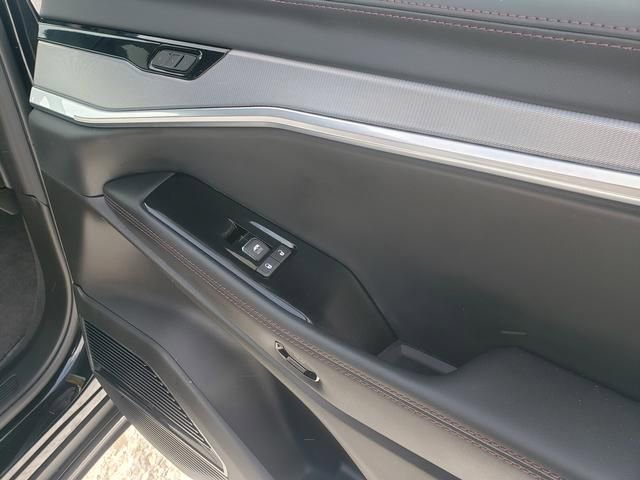 Used 2024 Jeep Wagoneer Launch Edition image 32