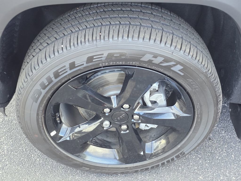 Used 2025 Jeep Grand Cherokee Altitude image 7