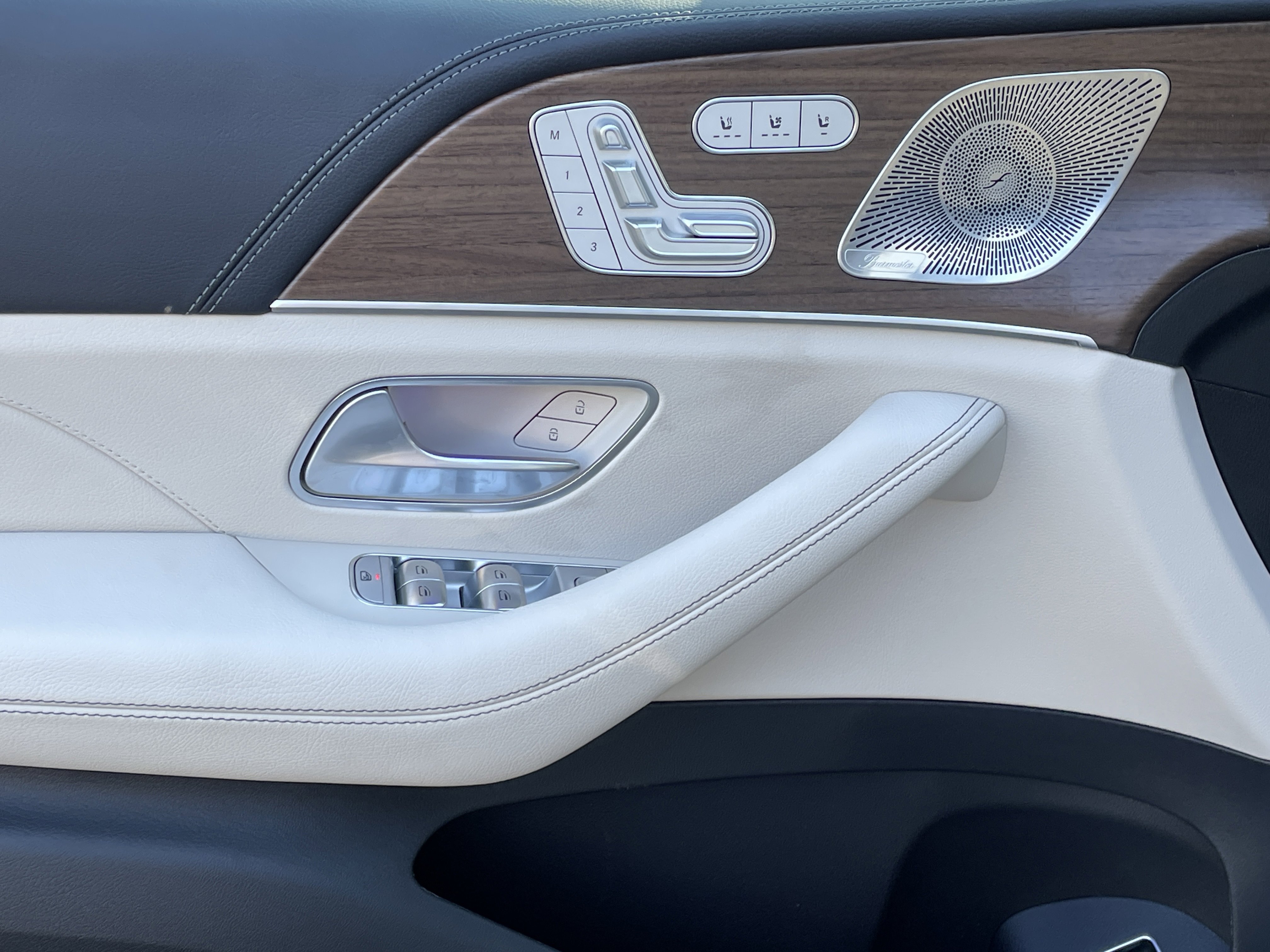 New 2026 Mercedes-Benz GLS 580 4MATIC image 18