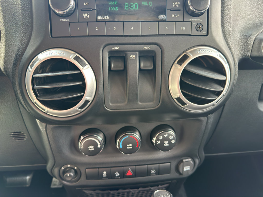 Used 2012 Jeep Wrangler Rubicon w/ PWR Convenience Group image 20