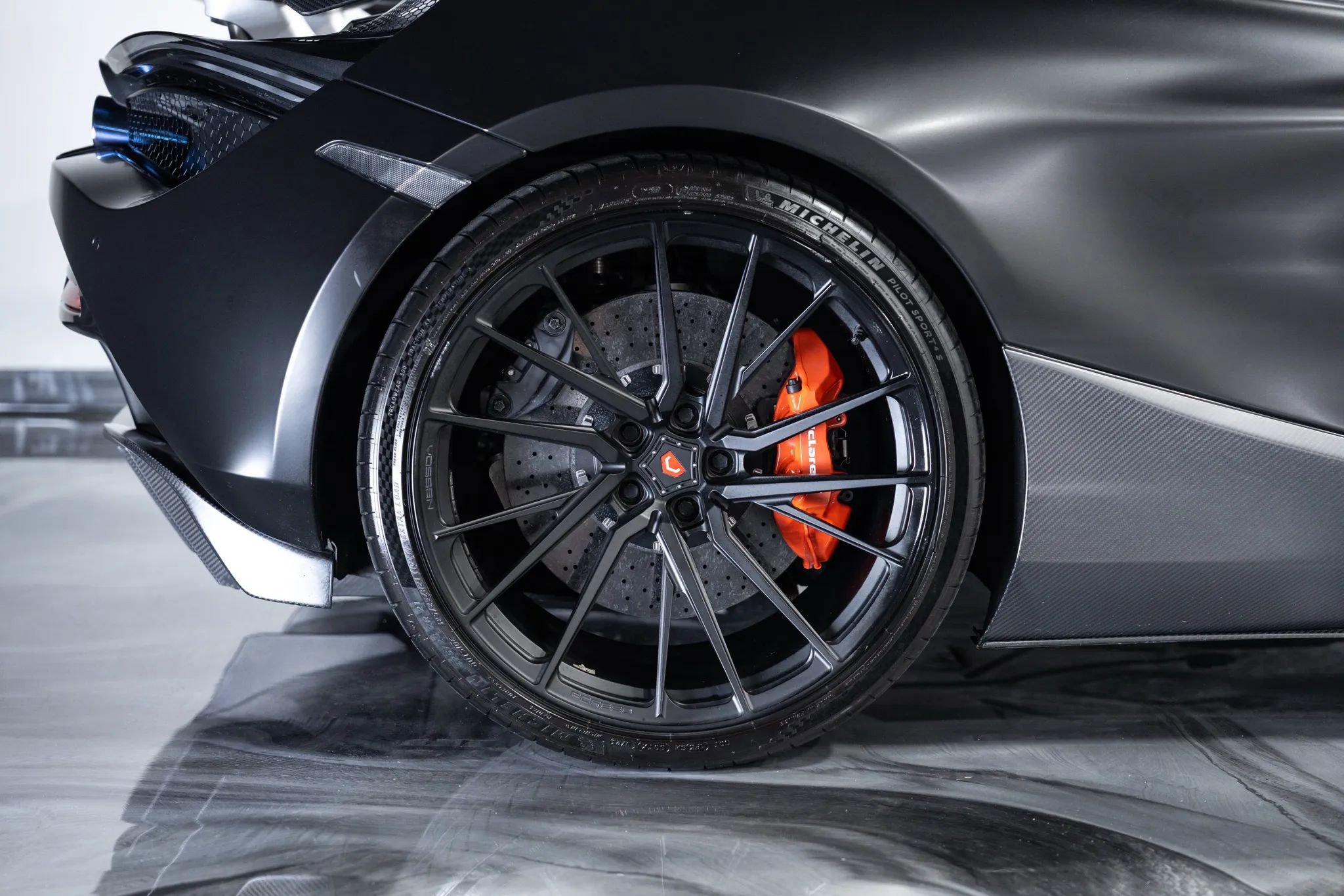 Used 2018 McLaren 720S image 32