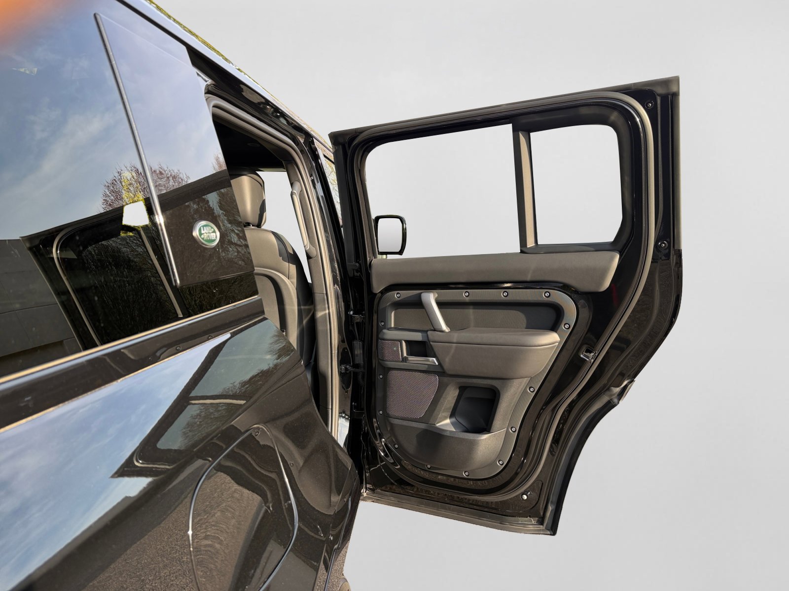 Certified 2024 Land Rover Defender 110 X-Dynamic SE image 21