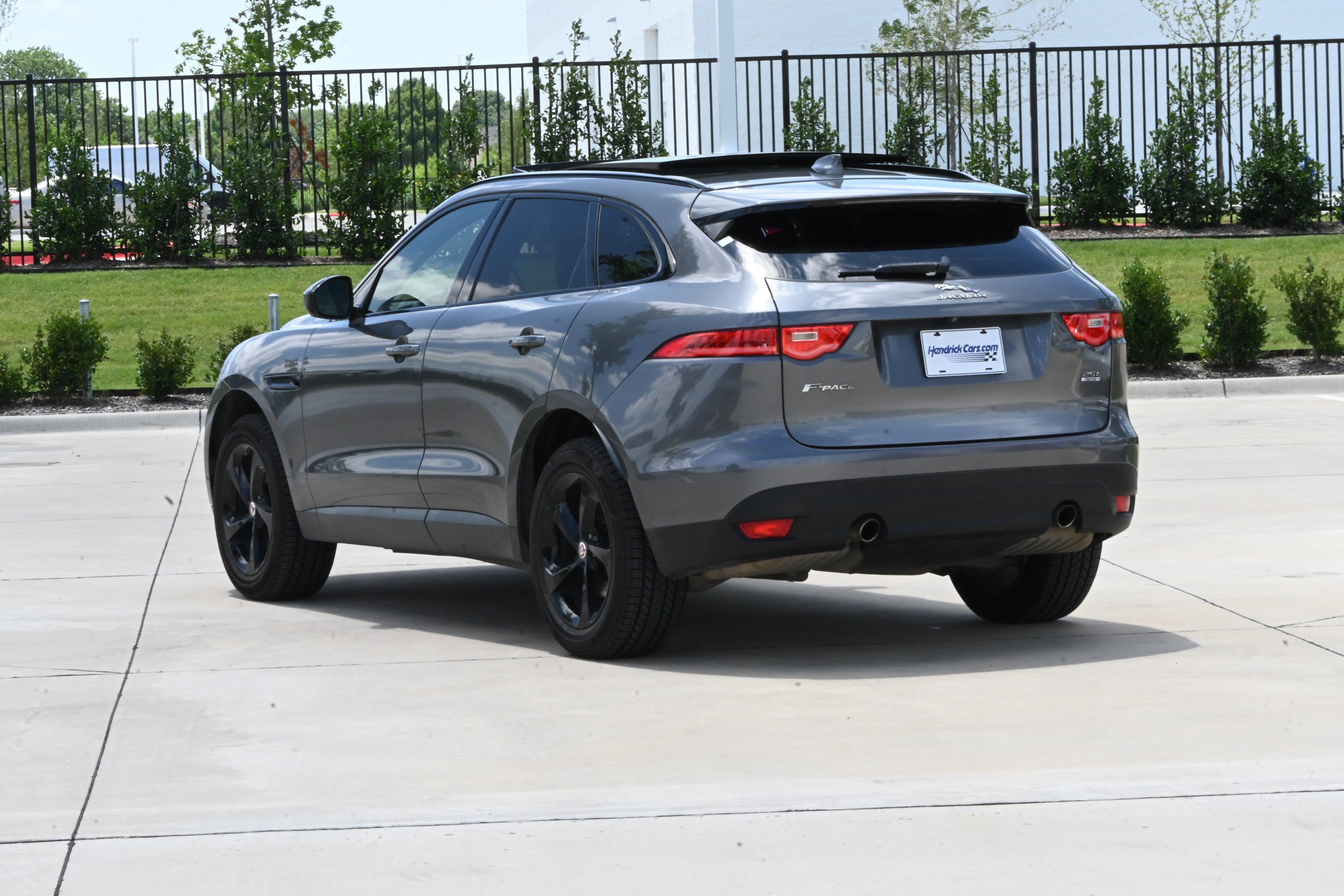 Used 2019 Jaguar F-PACE Prestige AWD/4WD image 7