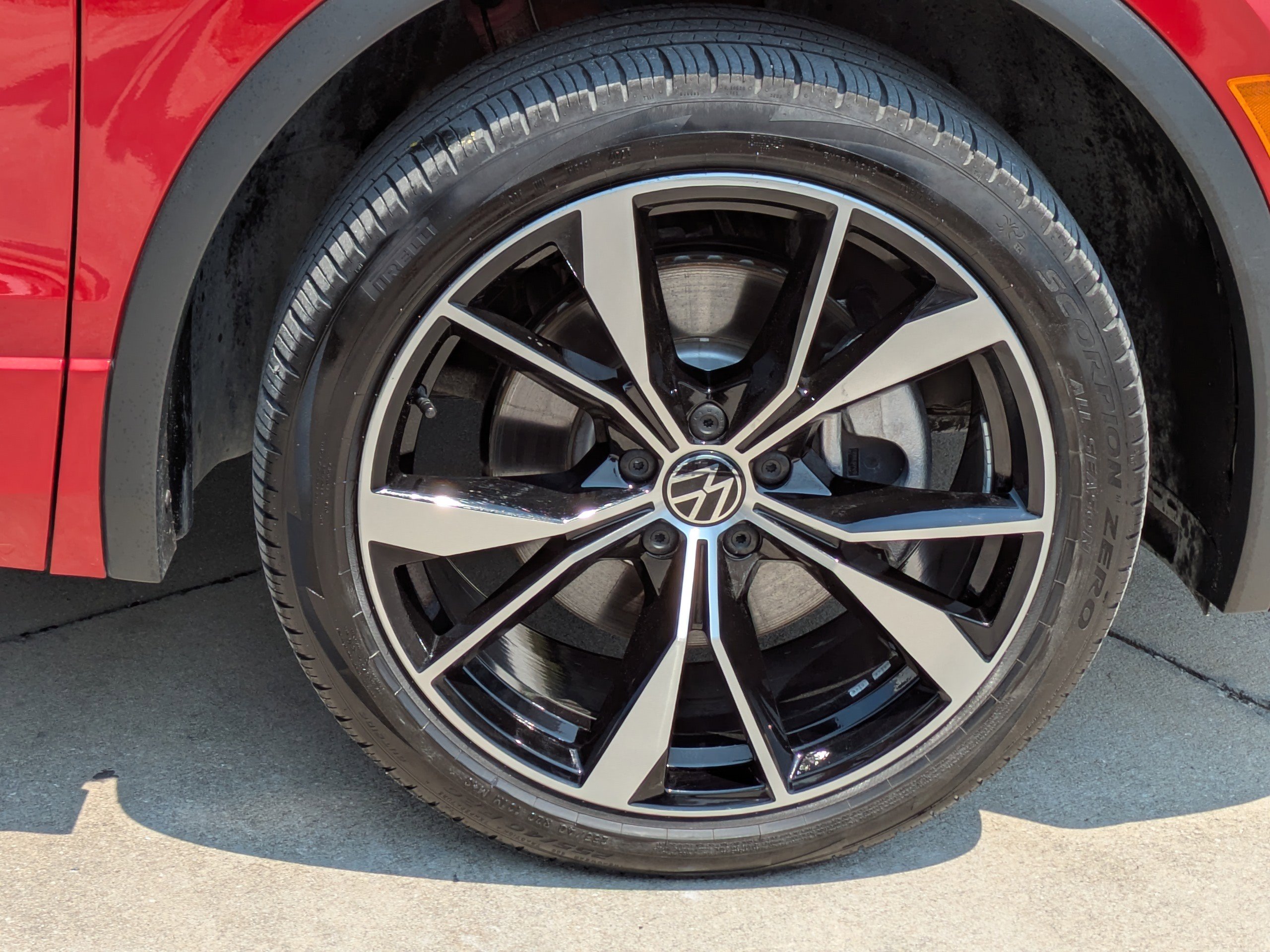 Certified 2024 Volkswagen Tiguan SEL R-Line AWD/4WD image 11