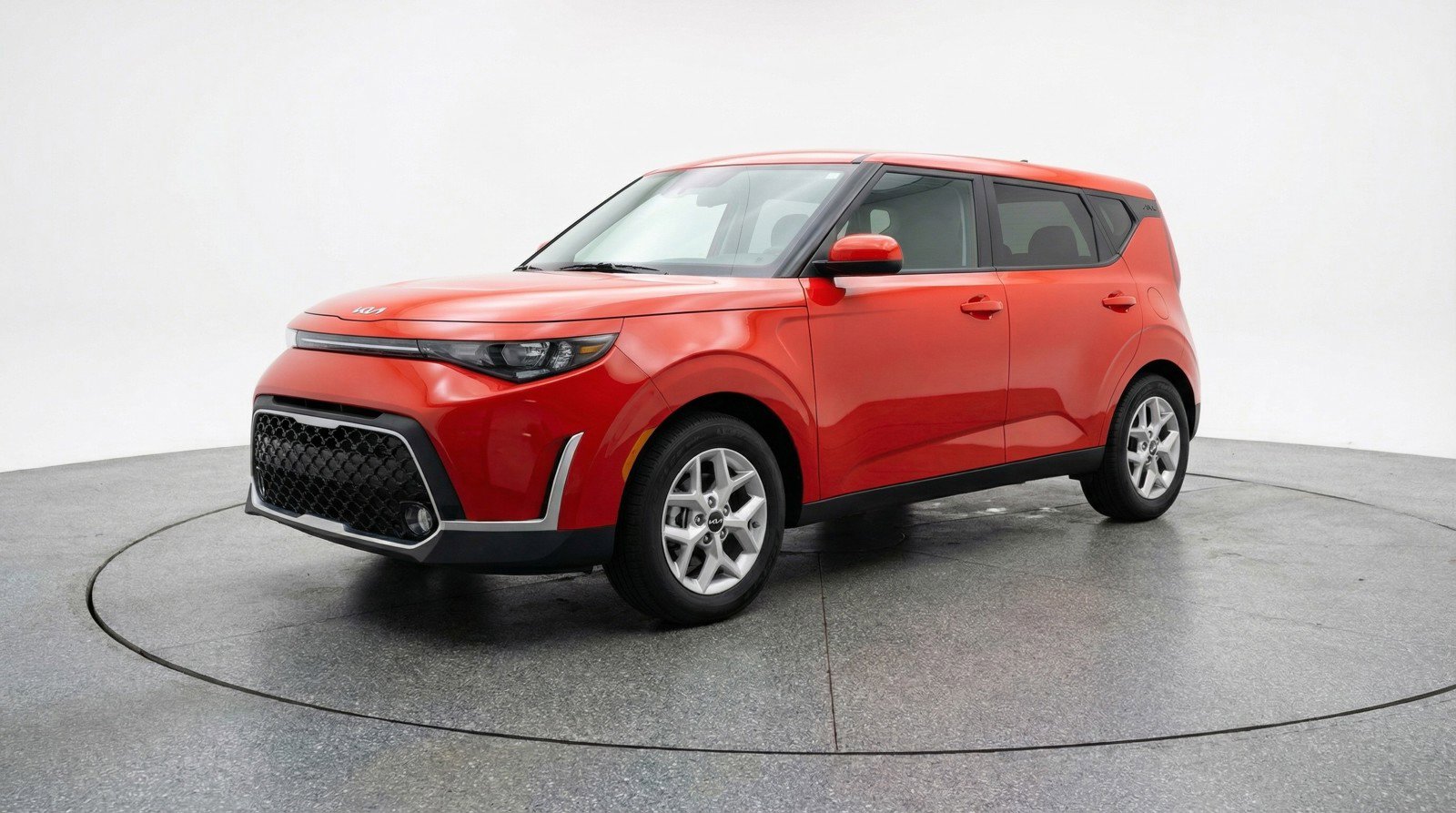 Used 2025 Kia Soul LX w/ LX Technology Package image 3