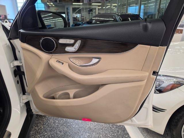 Used 2017 Mercedes-Benz GLC 300 image 29