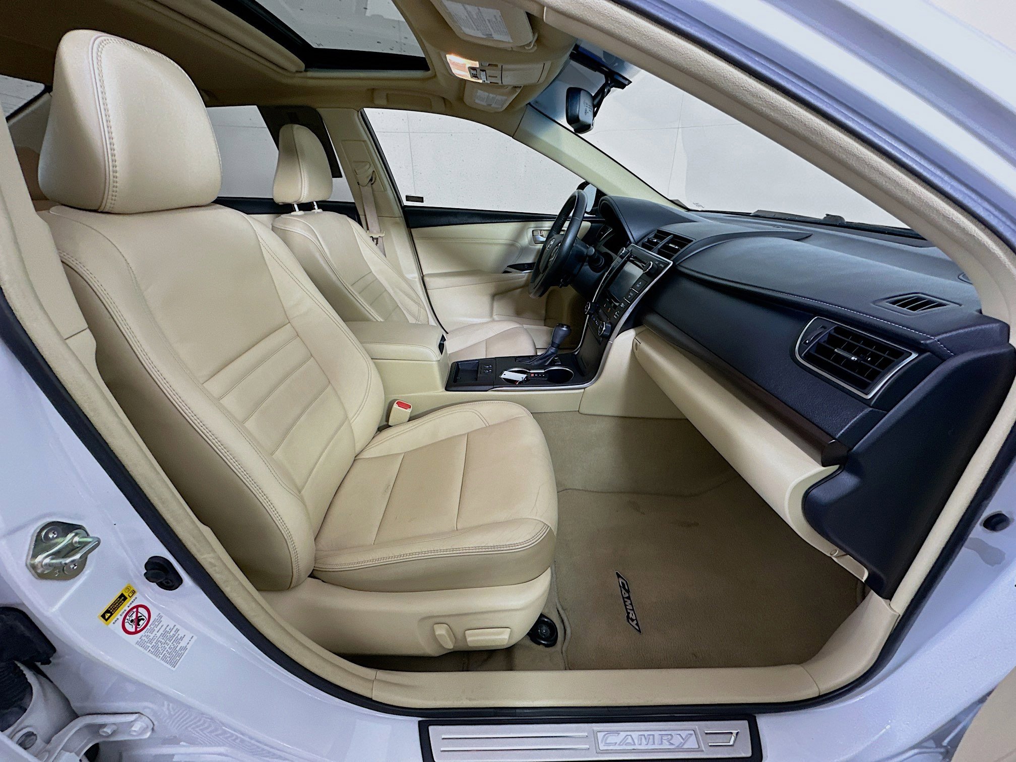 Used 2017 Toyota Camry XLE FWD image 31