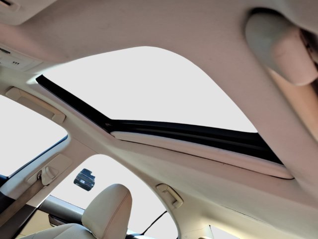 Used 2016 Lexus ES 350 w/ Luxury Package w/Wood Trim FWD image 10