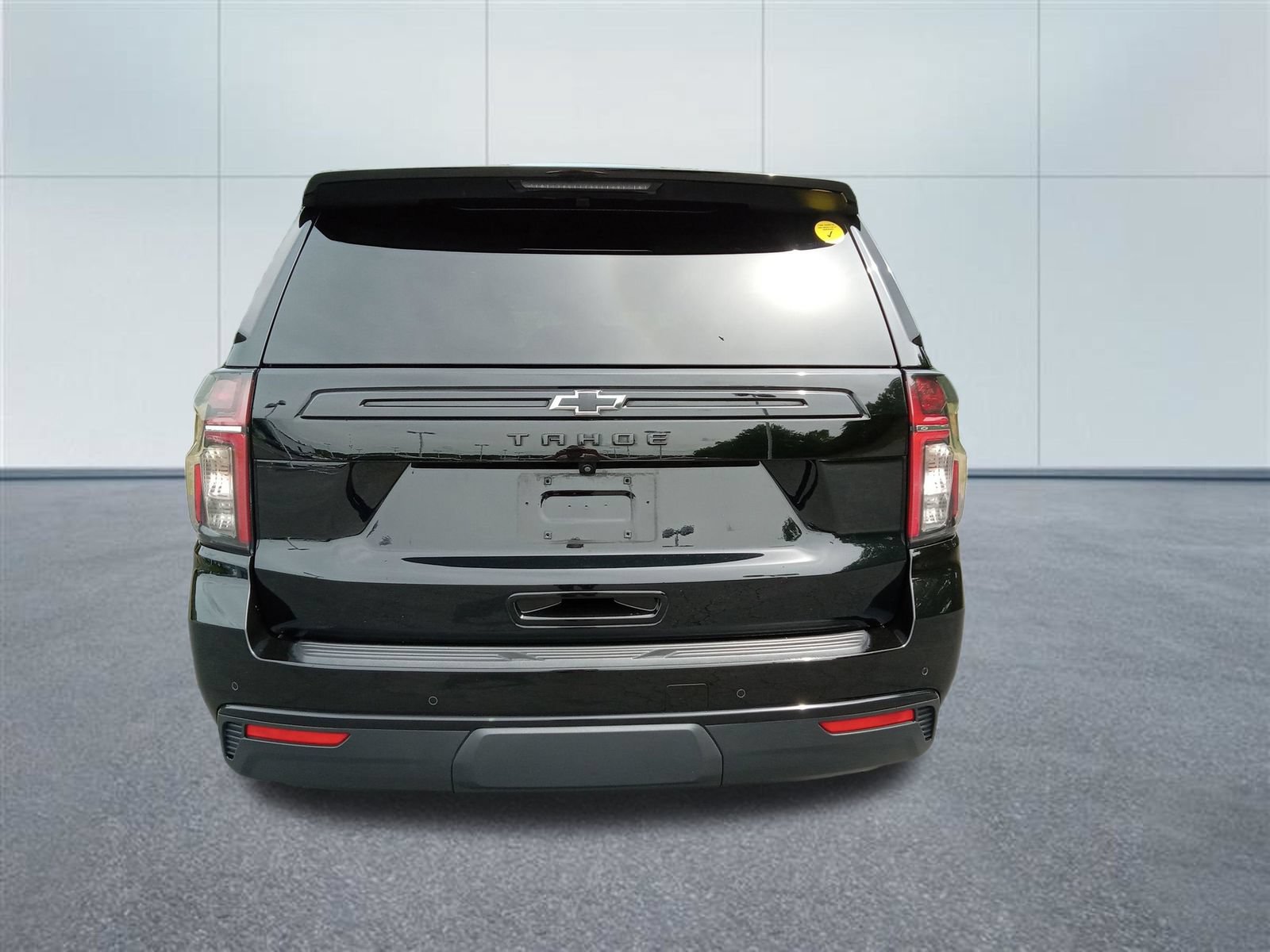 Used 2024 Chevrolet Tahoe Z71 w/ Luxury Package AWD/4WD image 4