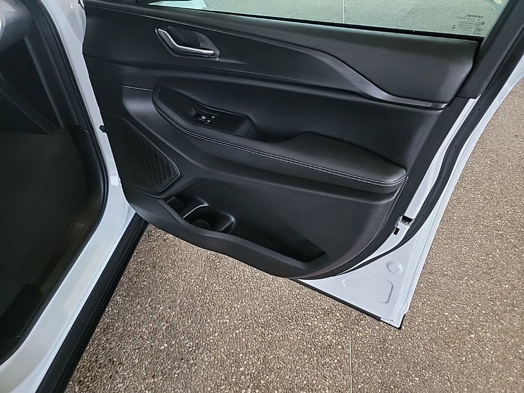 Used 2025 Jeep Grand Cherokee Laredo w/ Trailer Tow Package image 18