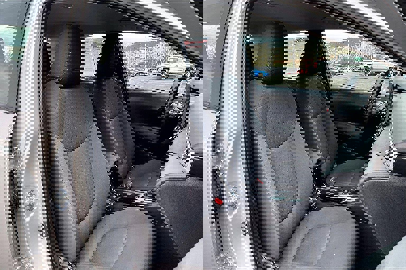 Used 2022 Toyota Corolla LE image 7