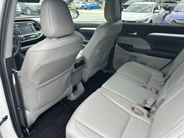 Used 2019 Toyota Highlander XLE FWD image 29
