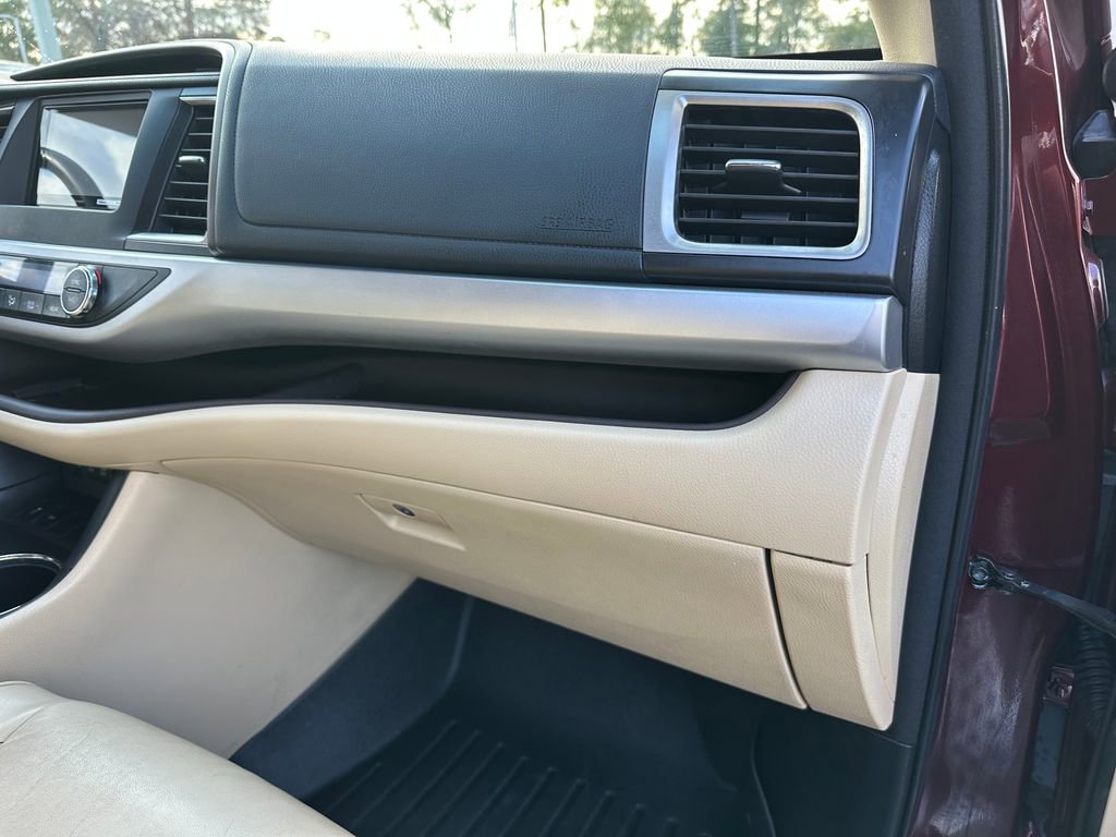 Used 2018 Toyota Highlander XLE image 41