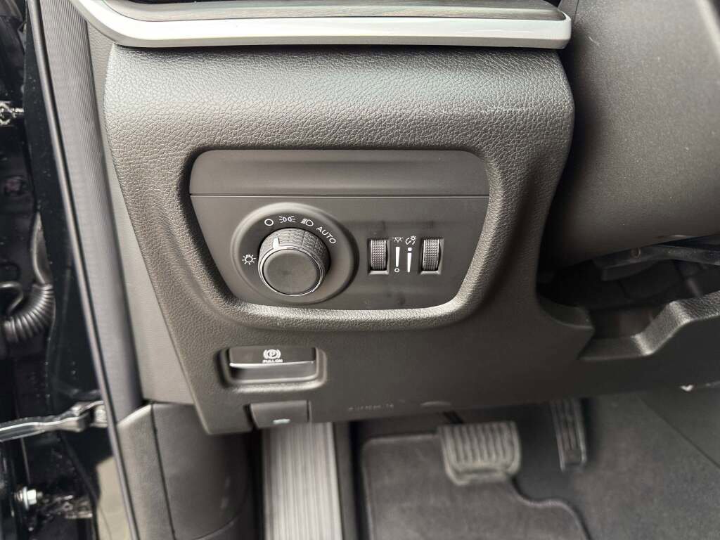 New 2026 Jeep Grand Cherokee Altitude image 29