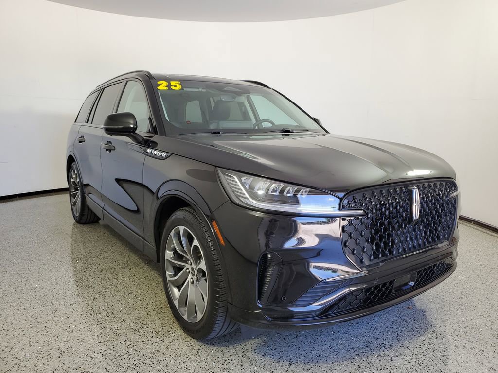 Used 2025 Lincoln Aviator 2WD w/ Jet Appearance Package image 30