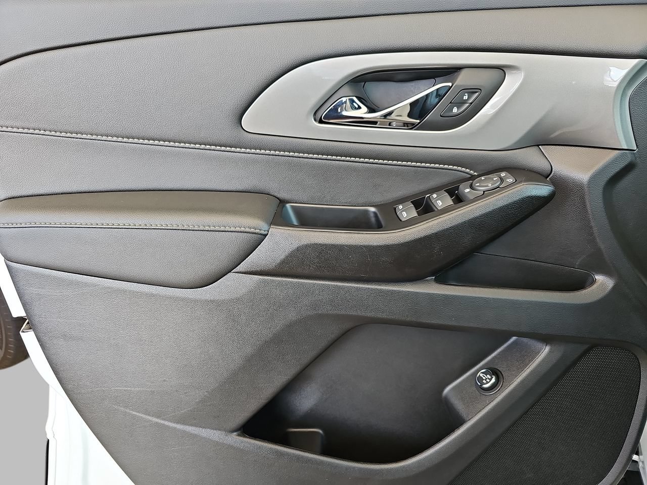 Certified 2023 Chevrolet Traverse LT FWD image 32