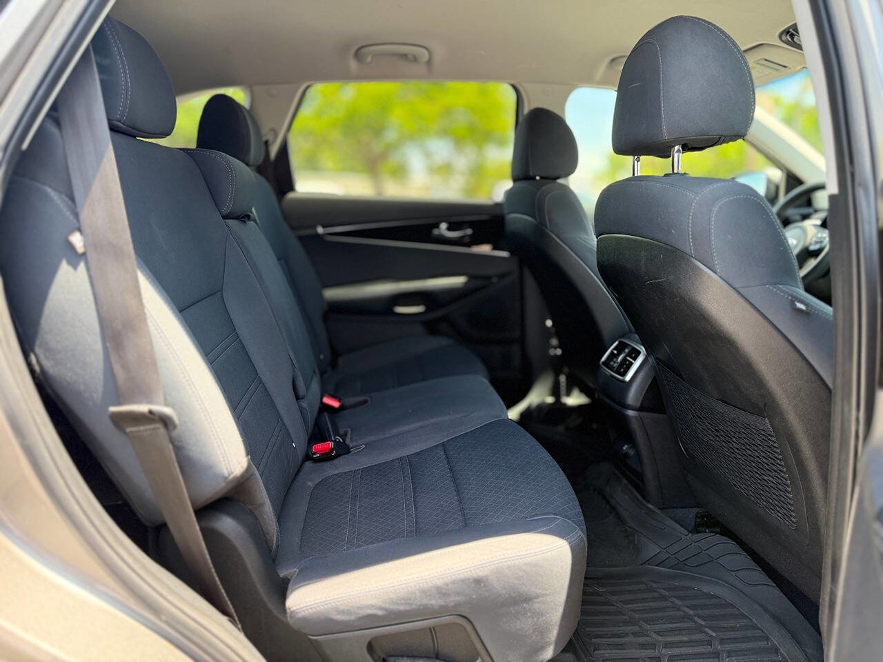 Used 2018 Kia Sorento L FWD image 21