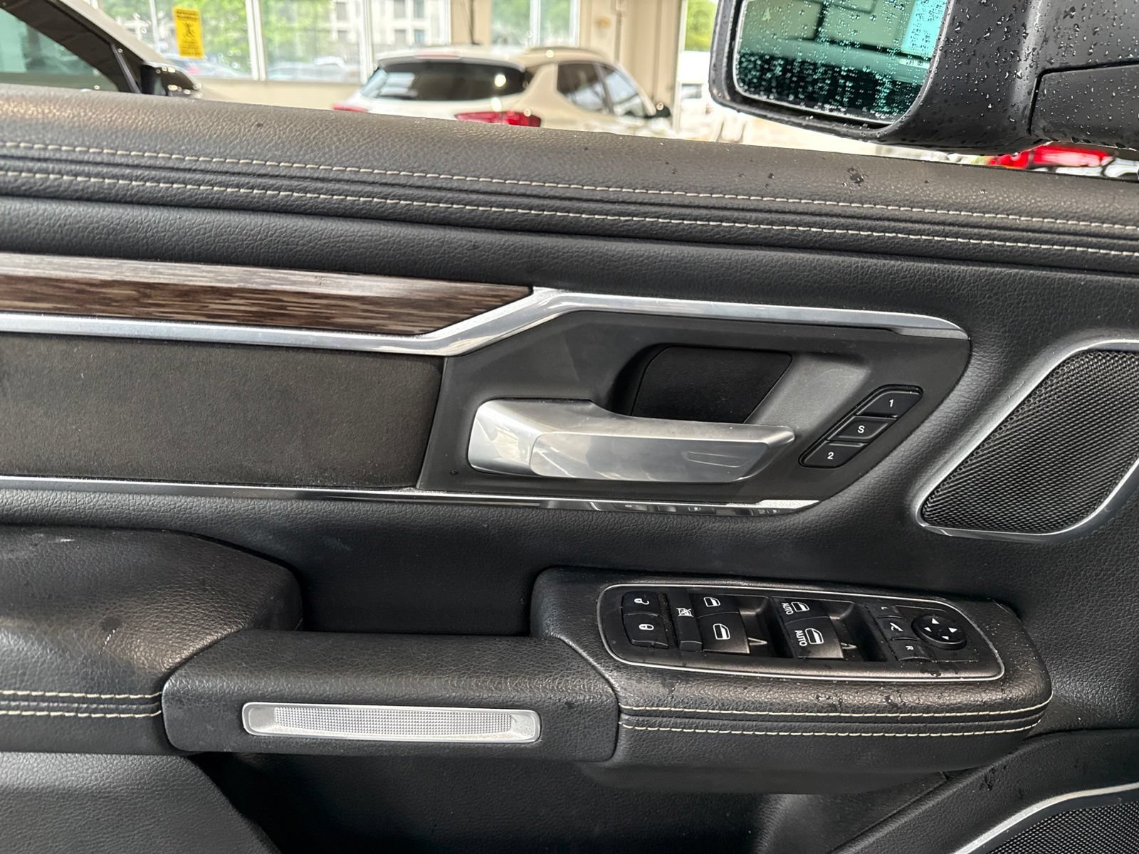 Used 2019 RAM 1500 Laramie RWD image 16