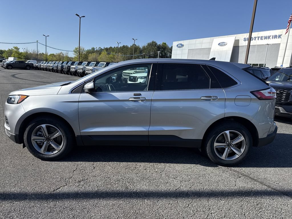 Used 2023 Ford Edge SEL w/ Convenience Package AWD/4WD image 4