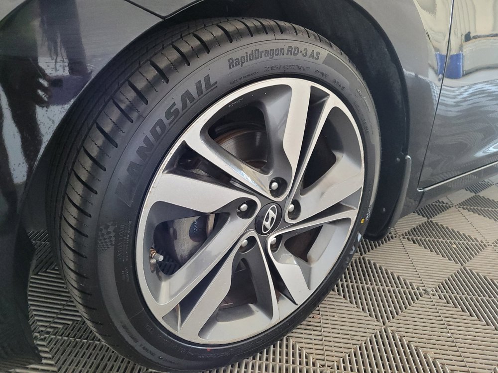 Used 2016 Hyundai Elantra Limited FWD image 31