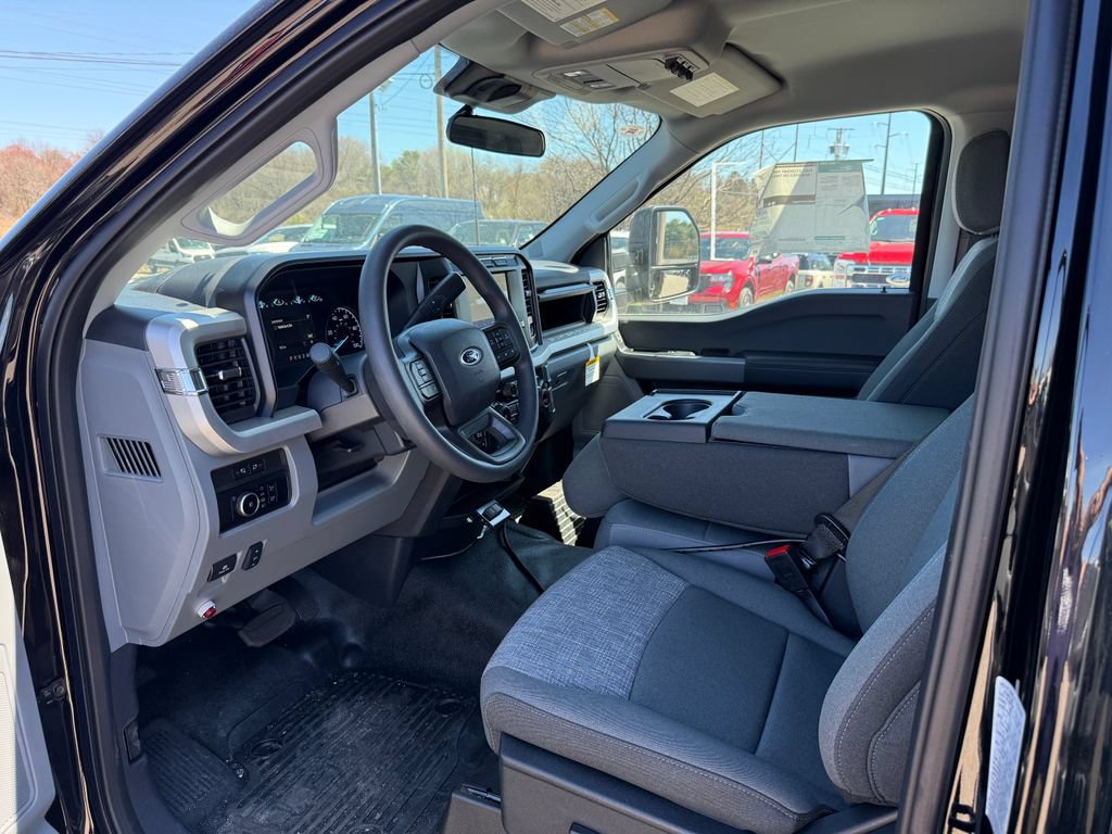 New 2024 Ford F450 XLT w/ XLT Value Package AWD/4WD image 3