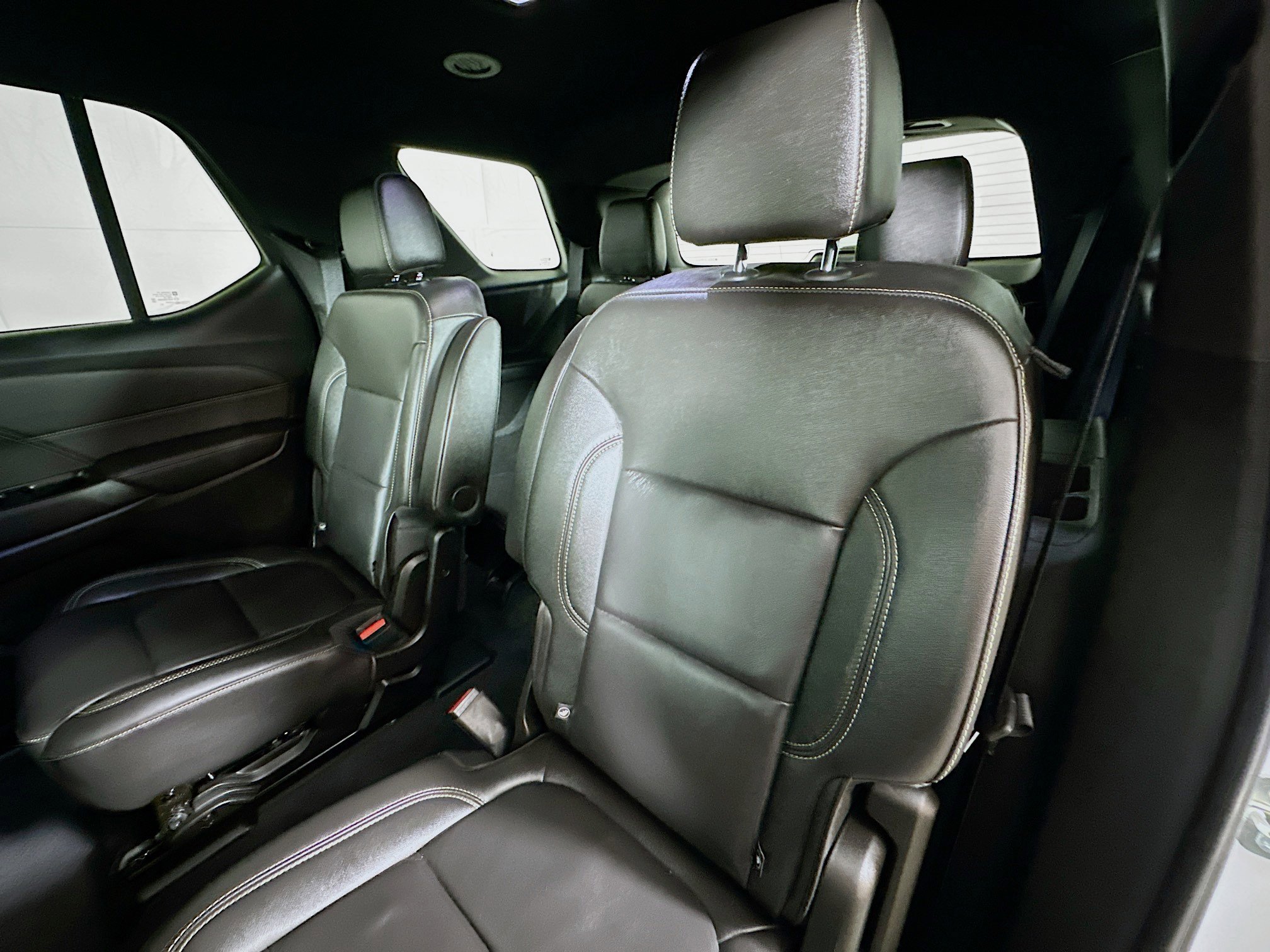 Used 2023 Chevrolet Traverse LT image 23