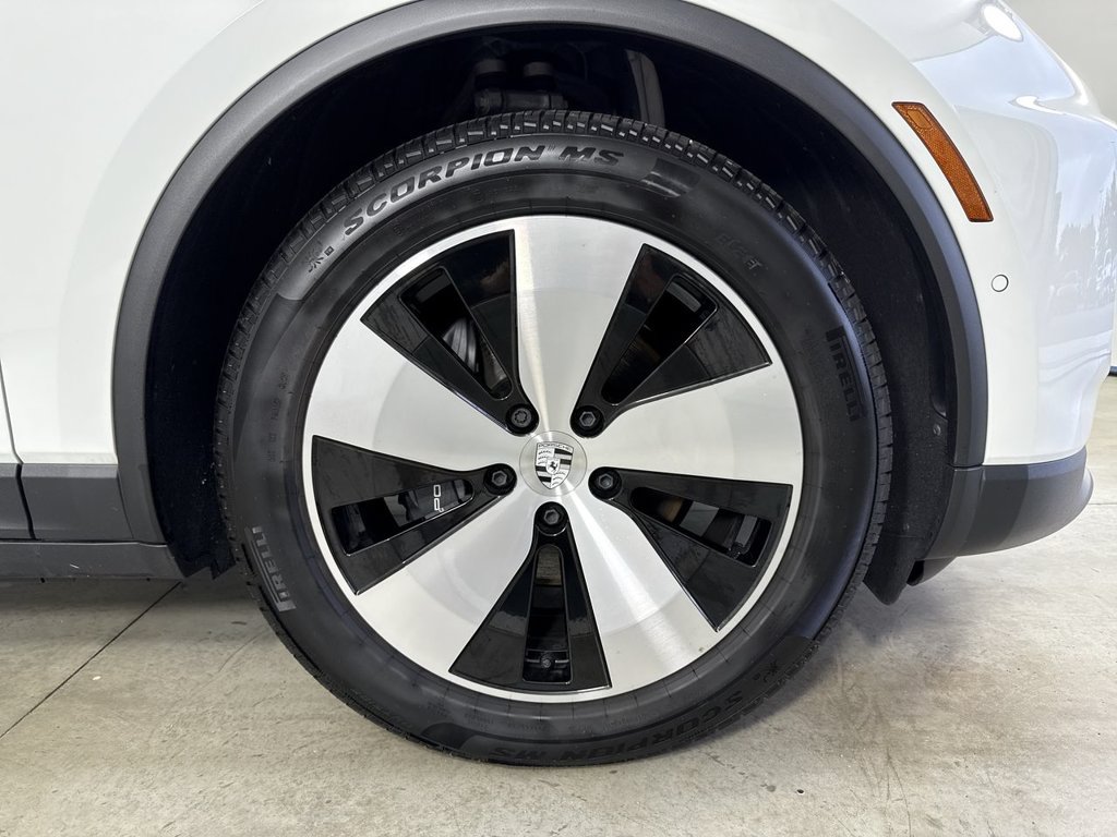 Certified 2025 Porsche Macan 4 Electric AWD/4WD image 15