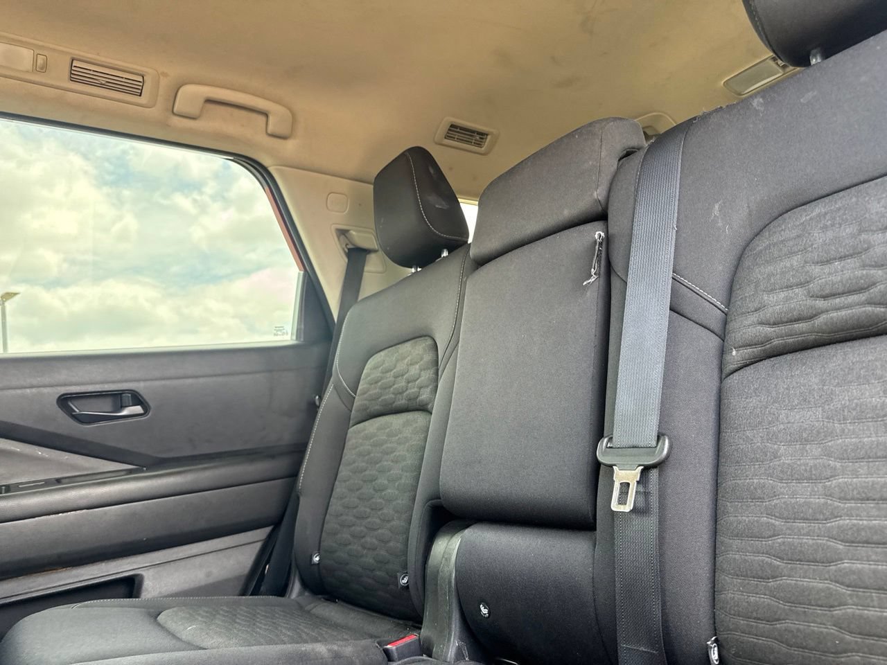 Certified 2023 Nissan Pathfinder SV w/ Lighting Package (N92) FWD image 35