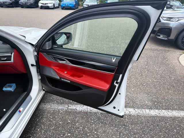 Used 2018 BMW 750i RWD image 33