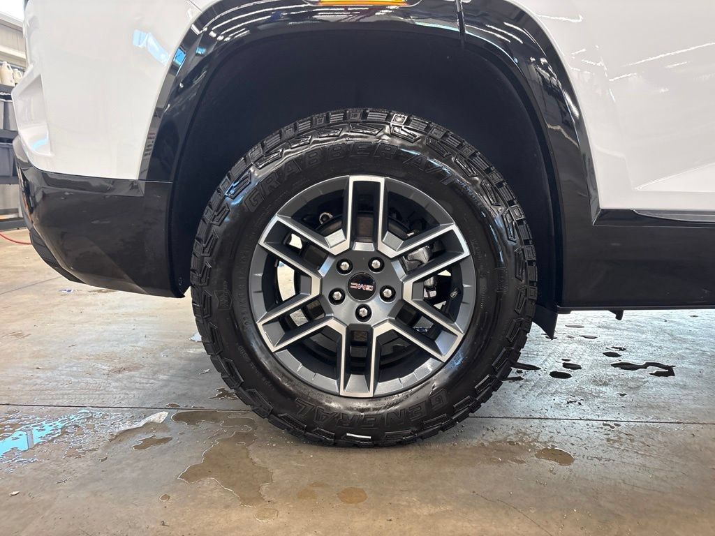 Used 2026 GMC Terrain AT4 w/ Convenience Package III AWD/4WD image 27