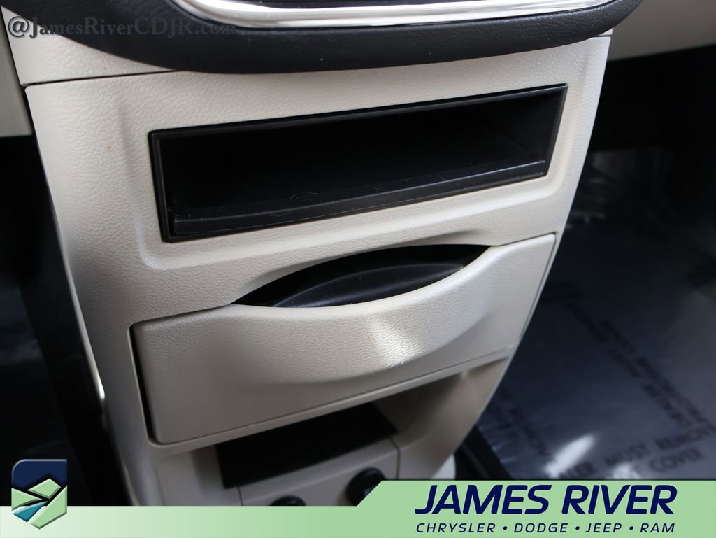 Used 2018 Dodge Grand Caravan SE FWD image 35