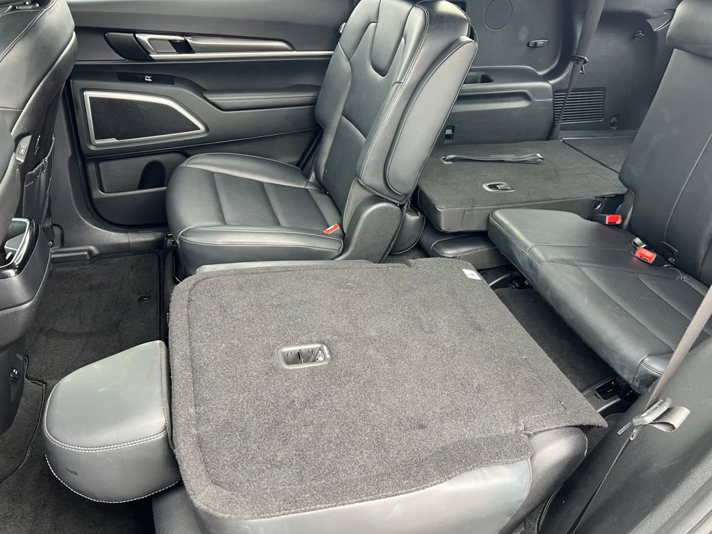 Used 2025 Kia Telluride S image 13