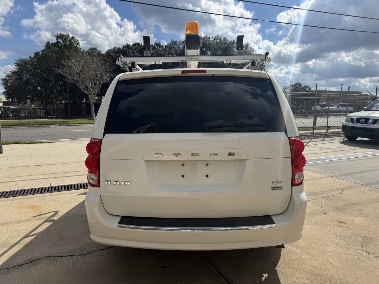 Used 2013 RAM C/V Tradesman image 4