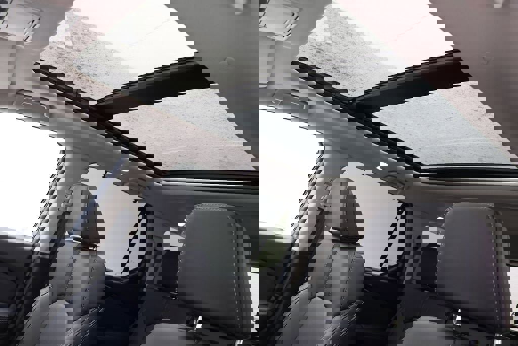 Used 2025 Honda Pilot Touring image 16