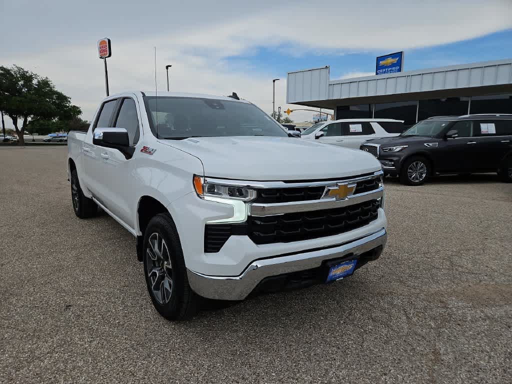 Used 2023 Chevrolet Silverado 1500 LT w/ Z71 Off-Road Package AWD/4WD image 2