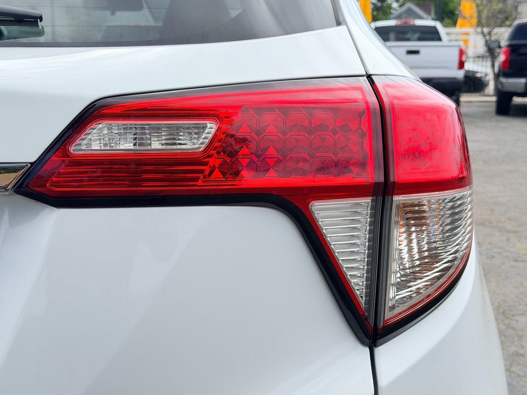 Used 2021 Honda HR-V EX image 10