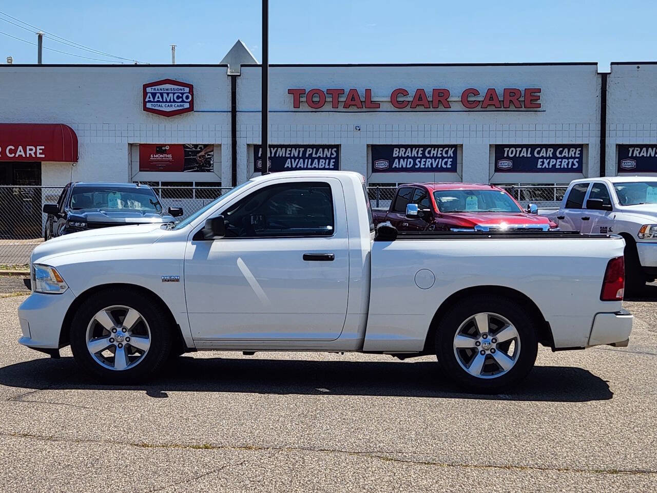 Used 2014 RAM 1500 Express RWD image 3