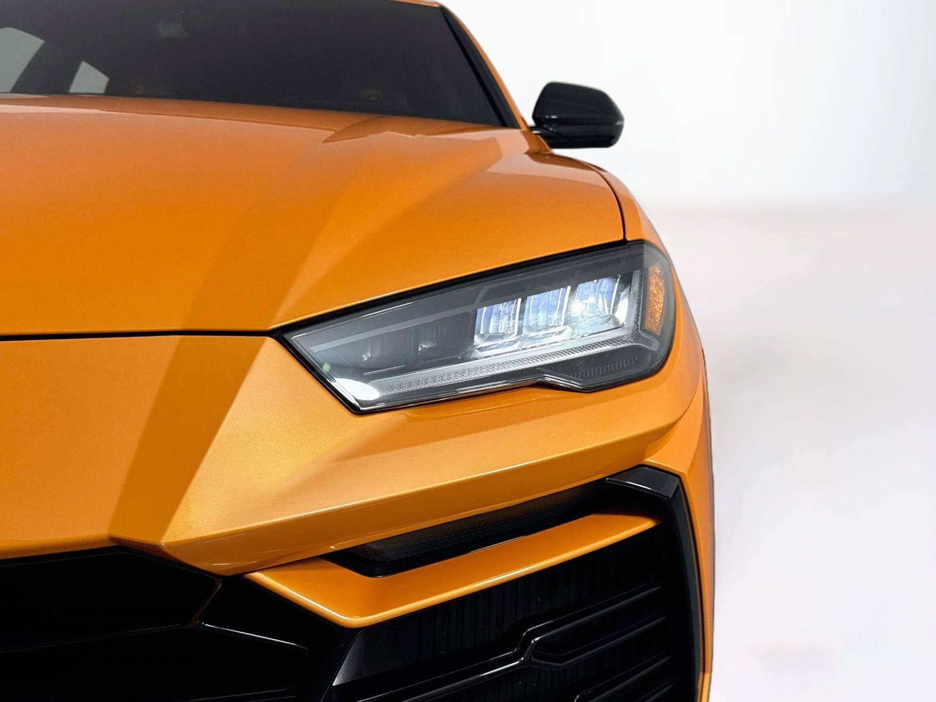 Used 2022 Lamborghini Urus AWD/4WD image 56