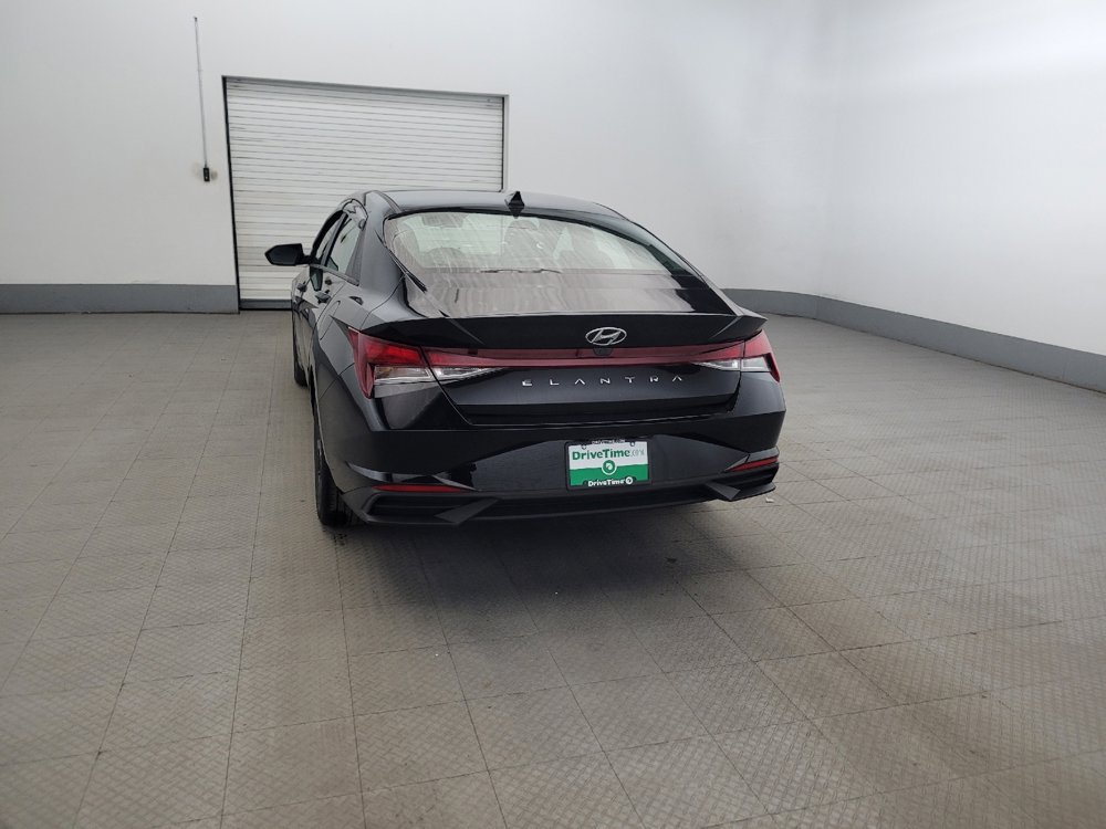 Used 2023 Hyundai Elantra SEL w/ Cargo Package FWD image 6
