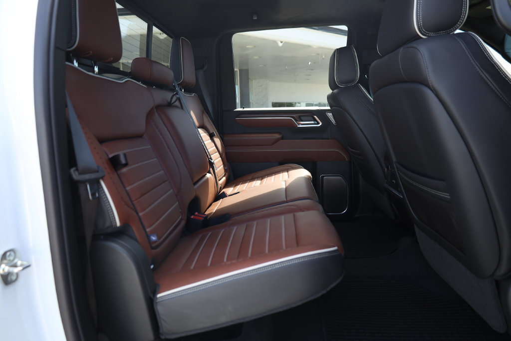 Used 2026 GMC Sierra 3500 Denali Ultimate AWD/4WD image 26