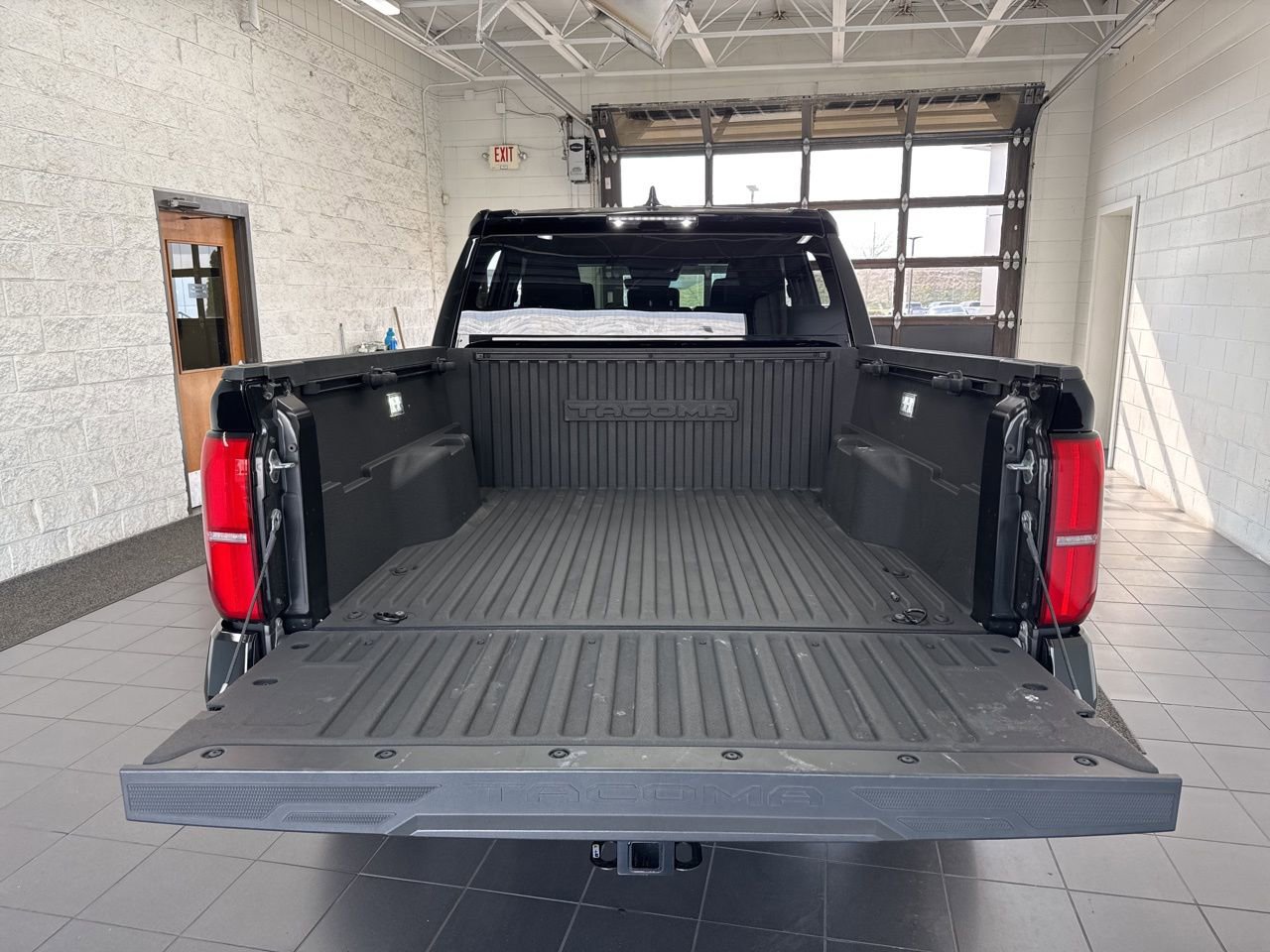 Certified 2024 Toyota Tacoma TRD Off-Road image 10