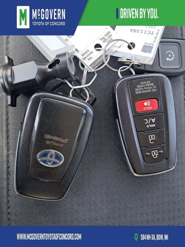 Used 2017 Toyota Prius Prime Plus FWD image 25